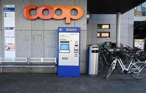 ZVB_Billettautomat vor Coop